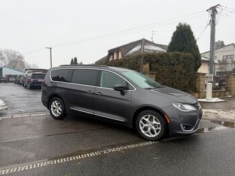 Chrysler Pacifica 3,6 Pentastar Touring 8 míst 2017 - 1