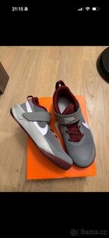 Sálové tenisky Nike