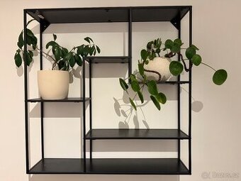 Nástěnný kovový regál 85x85x18 cm