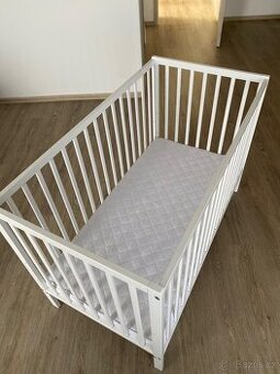 Dětská postýlka s matrací