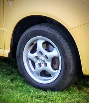 Zachovalá letní sada BARUM 14" 185/65