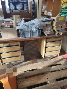 Prodám pracovni a kancelařské stoly