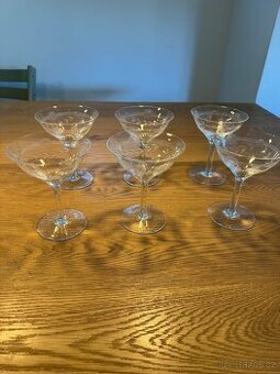 Sada broušených skleniček