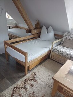 Postel z masivu včetně roštu i šuplíků