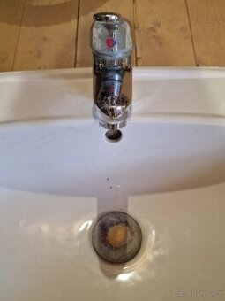 Umyvadlo včetně příslušenství