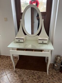 Toaletní stolek se zrcadlem IKEA