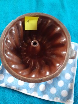 Starožitné  kamenina  kapřik, bábovky 20 století