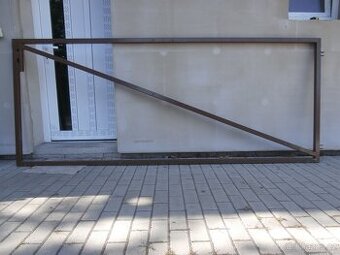 Prodám bránu, branku, plastové plaňky