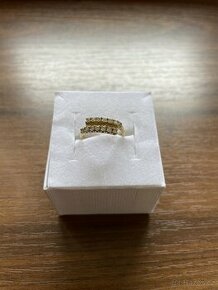 Zlatý dámský prsten se zirkony - 1