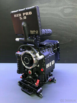 Kamera RED Epic Dragon 6K s bajonetem EF a PL a sadou příslu
