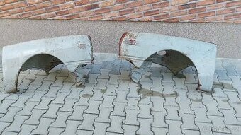Prodám pravý a levý přední blatník s podběhem na Wartburga.