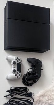 PlayStation 4 (500 GB) + 2 ovladače – připraveno k hraní