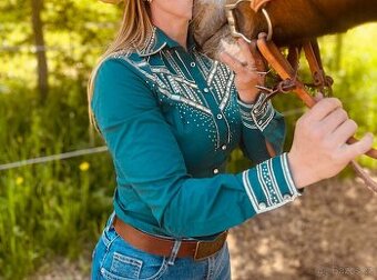 Western show halenka S