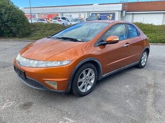 Honda Civic 1.4i, 61 kW, r. 2008, klima, ALU, nová STK