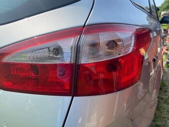 Zadni svetla Ford Focus kombi mk3