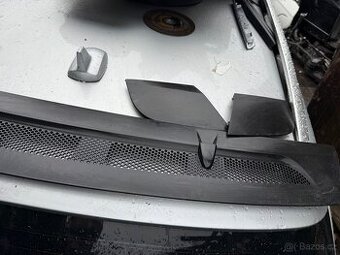 Plastová lišta na kapotu Mercedes w245 w169 a-class b-class