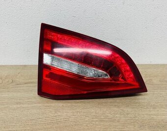 Audi A4 B8 facelift kombi zadní světlo 8K9945093E