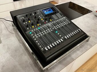 Digitální mixážní pult Behringer X32 Producer + case - 1