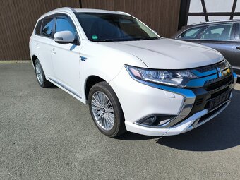 Mitsubishi Outlander 2.4 PLUG-IN HYBRID 4WD Basis Spirit2020