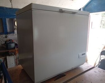 Mrazák pultový Zanussi 260 l