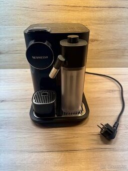 Kávovar Nespresso Gran Lattissima