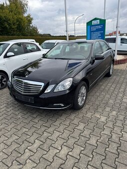 Mercedes-Benz Třídy E250CGI, SUPERSTAV,SERVIS POUZE MERCEDES