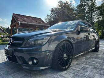 Mercedes-Benz C63 AMG 336 Kw Servis-MB původ(NĚMECKO)