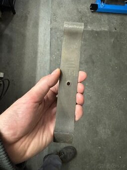 Držák baterie ČZ 125,175,250 sport, deluxe