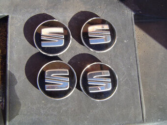 4 X STŘEDOVÉ POKLIČKY ORIG. SEAT