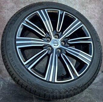 Originální Alu kola Volvo V60 235/45/18 8mm DOT24