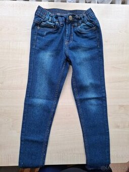 Dětské džíny velikost 122 v dobrém stavu