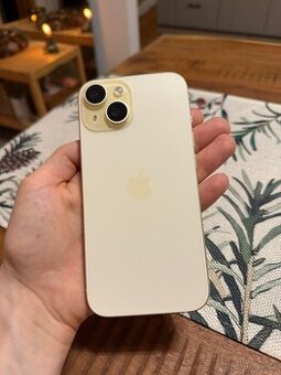 iPhone 15 – 256 GB, žlutý, baterie 84 % + kryty