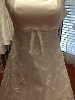 Svatebni šaty Romantika nove