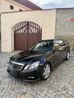 Mercedes Benz E350CDi AMG 4M Panorama Distr Harman Vzduch
