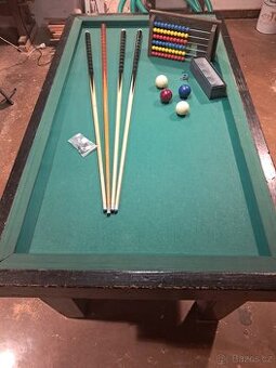 Kulečníkový stůl