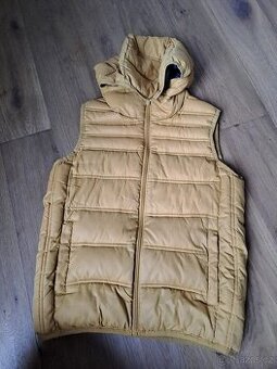 Prošívaná vesta zn. Zara vel. 140 - 146  (9-10 let)