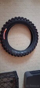 Prodam nejetou a úplně novou gumu 90/100 14