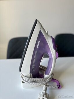 Napařovací žehlička Tefal