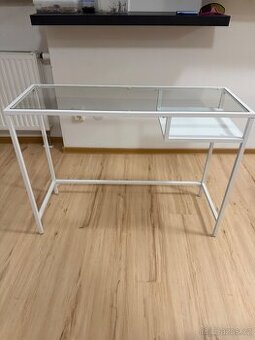 Psaci / kosmeticky stul