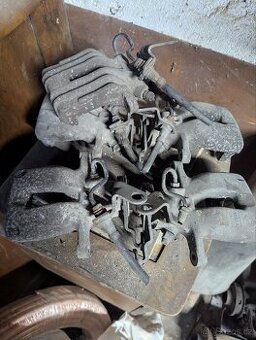 Zadní brzdiče ŠKODA OCTAVIA 2 SUPERB 2