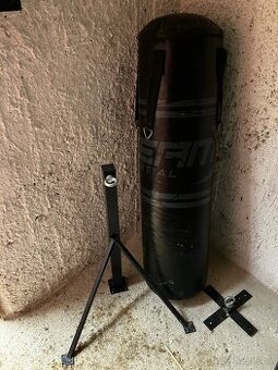 Boxovací pytel spolu s držáky