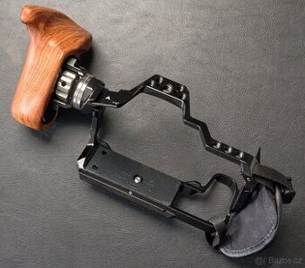 SmallRig klec pro Canon R8