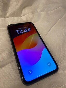 iPhone 11 space grey