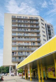 Pronájem parkovacího stání v domě poblíž Budějovické