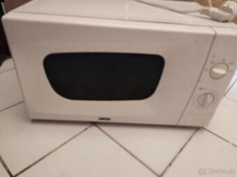 Mikrovlnná trouba Zanussi