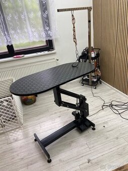 Profesionální elektrický trimovací stůl