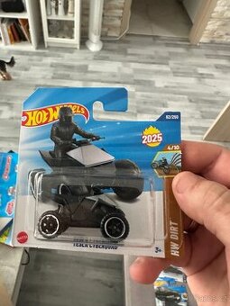 Hot wheels tesla čtyřkolka