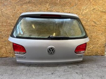 Zadni pate dvere kufr Vw Golf 6 stribrne