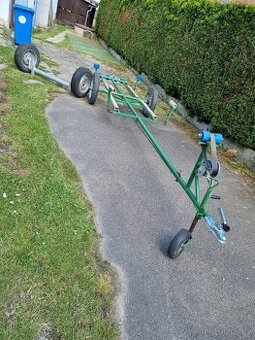 Vozík na převoz lodi