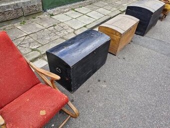3x stara velka truhla